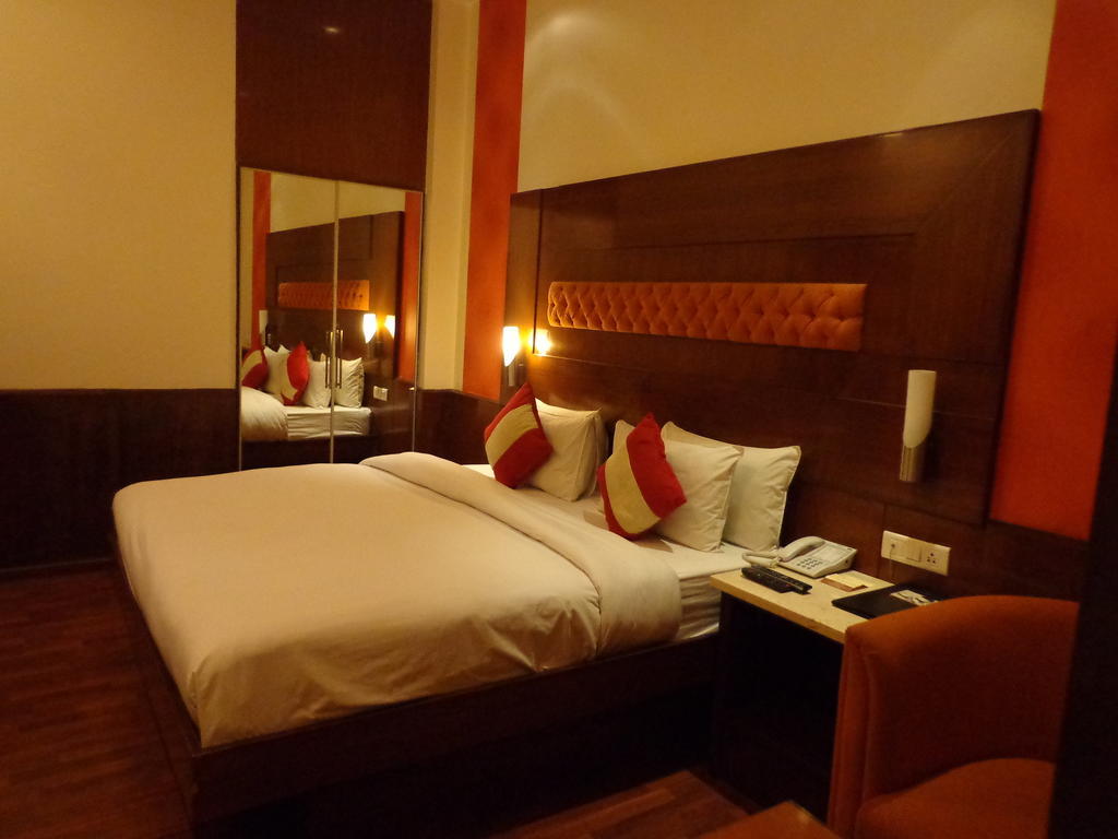 Hotel Aura - New Delhi Railway Station Exterior photo