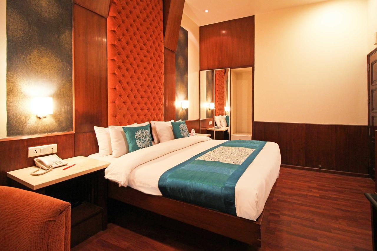 Hotel Aura - New Delhi Railway Station Exterior photo