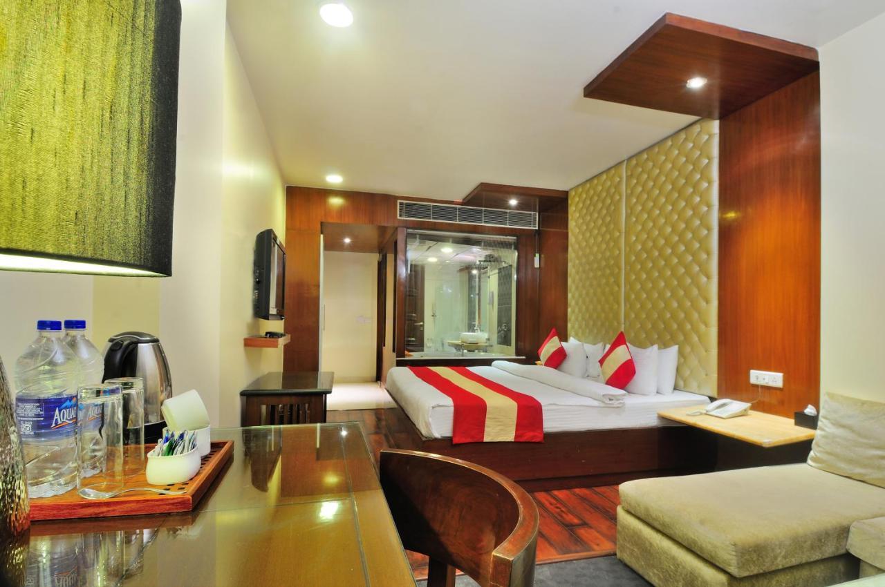 Hotel Aura - New Delhi Railway Station Exterior photo