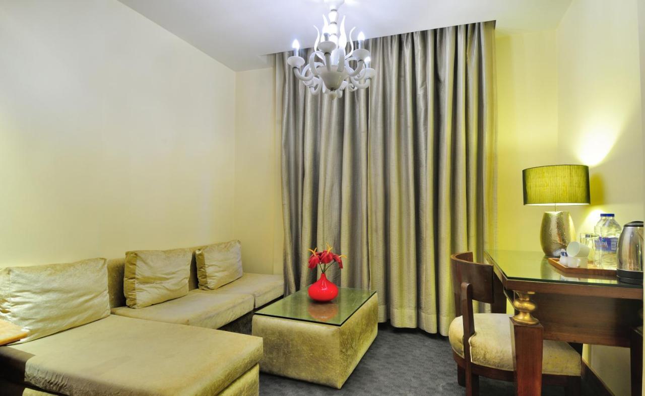 Hotel Aura - New Delhi Railway Station Exterior photo