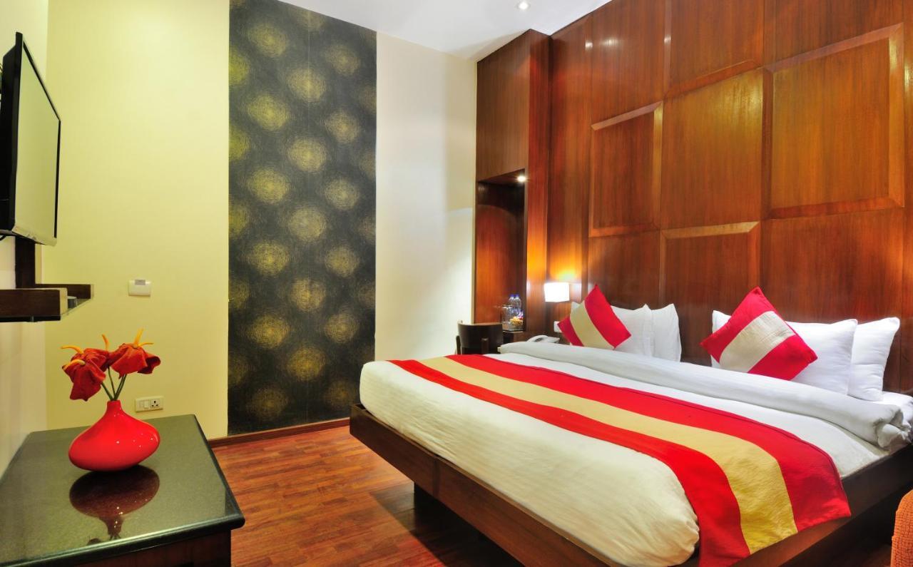 Hotel Aura - New Delhi Railway Station Exterior photo